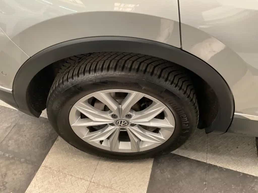 Volkswagen Tiguan 10/2018-photo-12