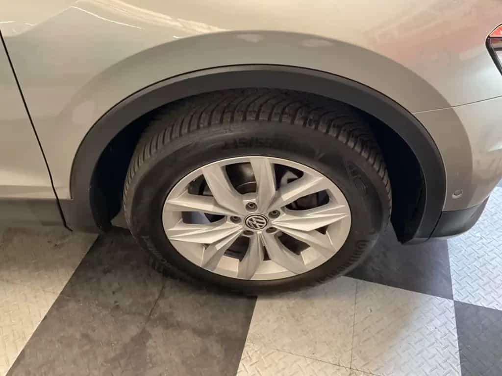 Volkswagen Tiguan 10/2018-photo-14
