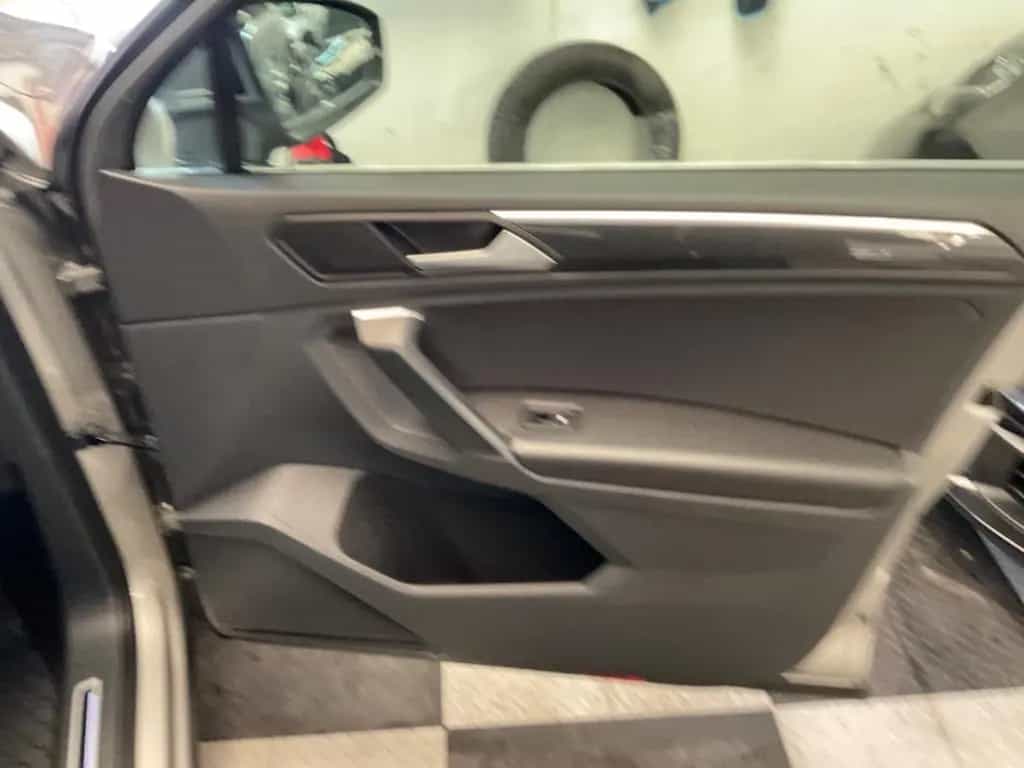 Volkswagen Tiguan 10/2018-photo-17