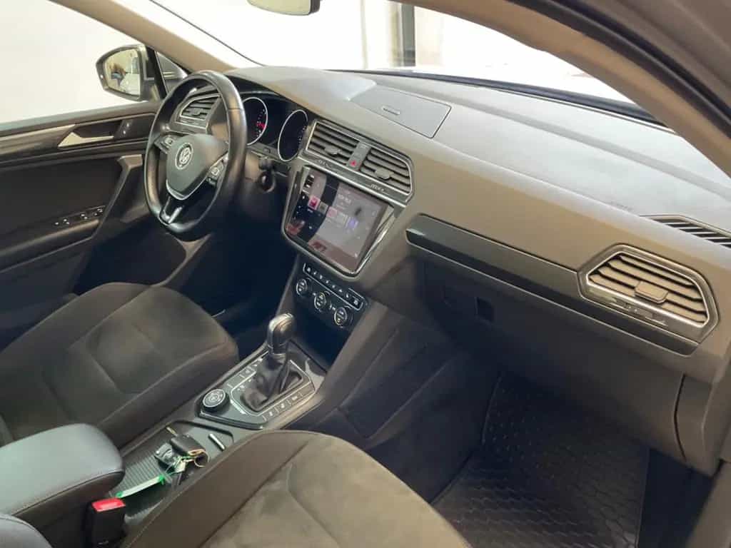 Volkswagen Tiguan 10/2018-photo-18