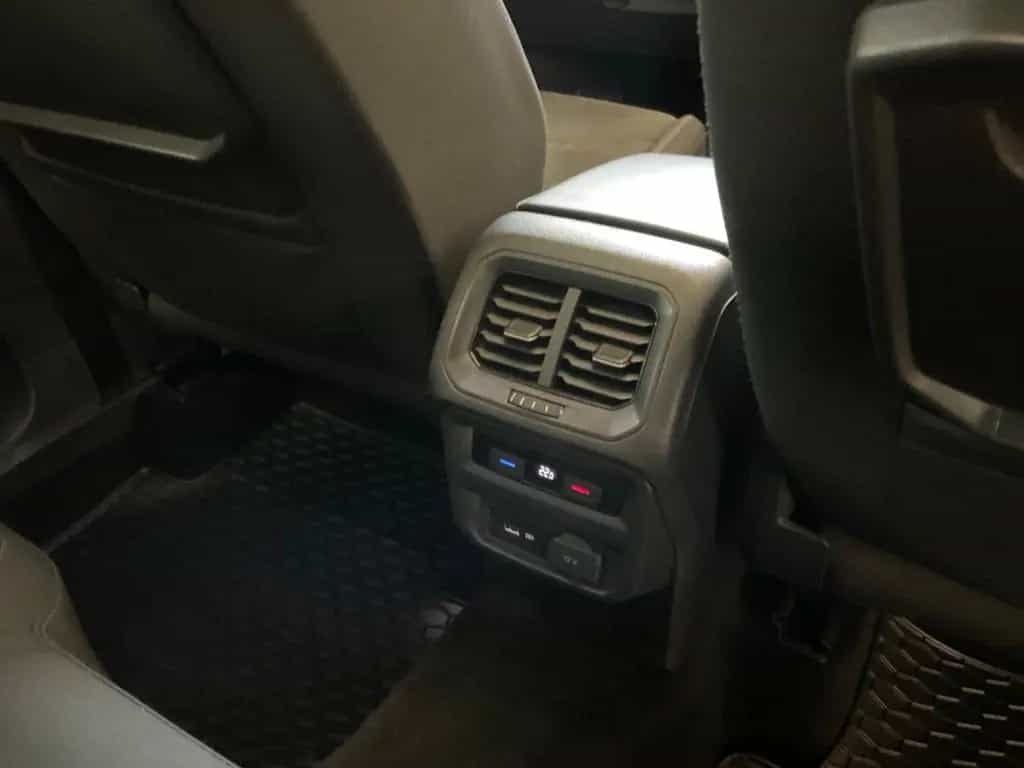 Volkswagen Tiguan 10/2018-photo-20