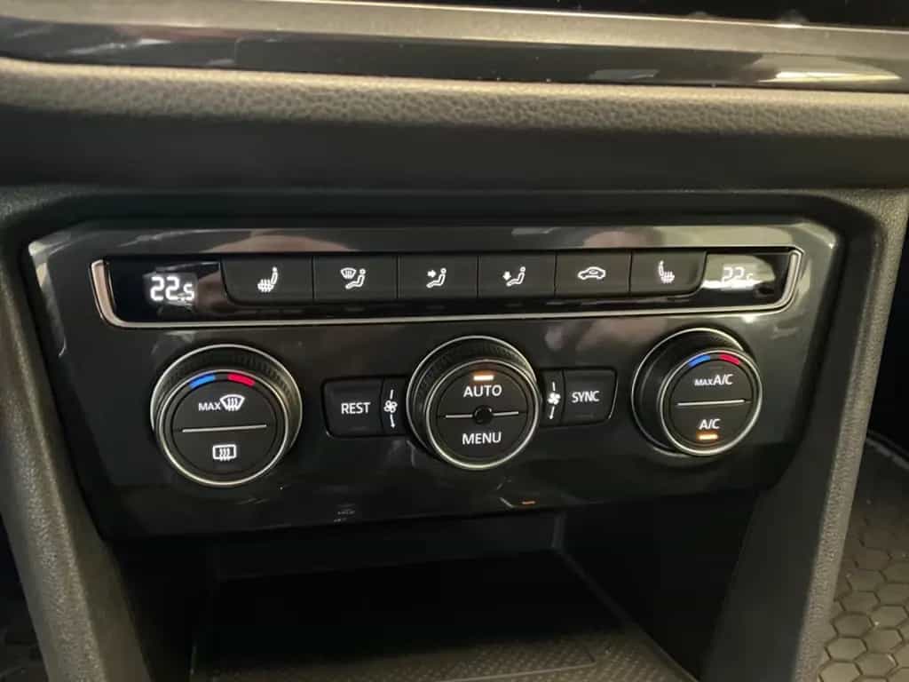 Volkswagen Tiguan 10/2018-photo-37
