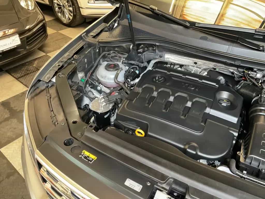 Volkswagen Tiguan 10/2018-photo-42