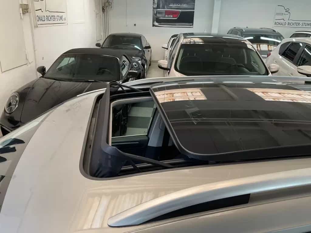 Volkswagen Tiguan 10/2018-photo-43
