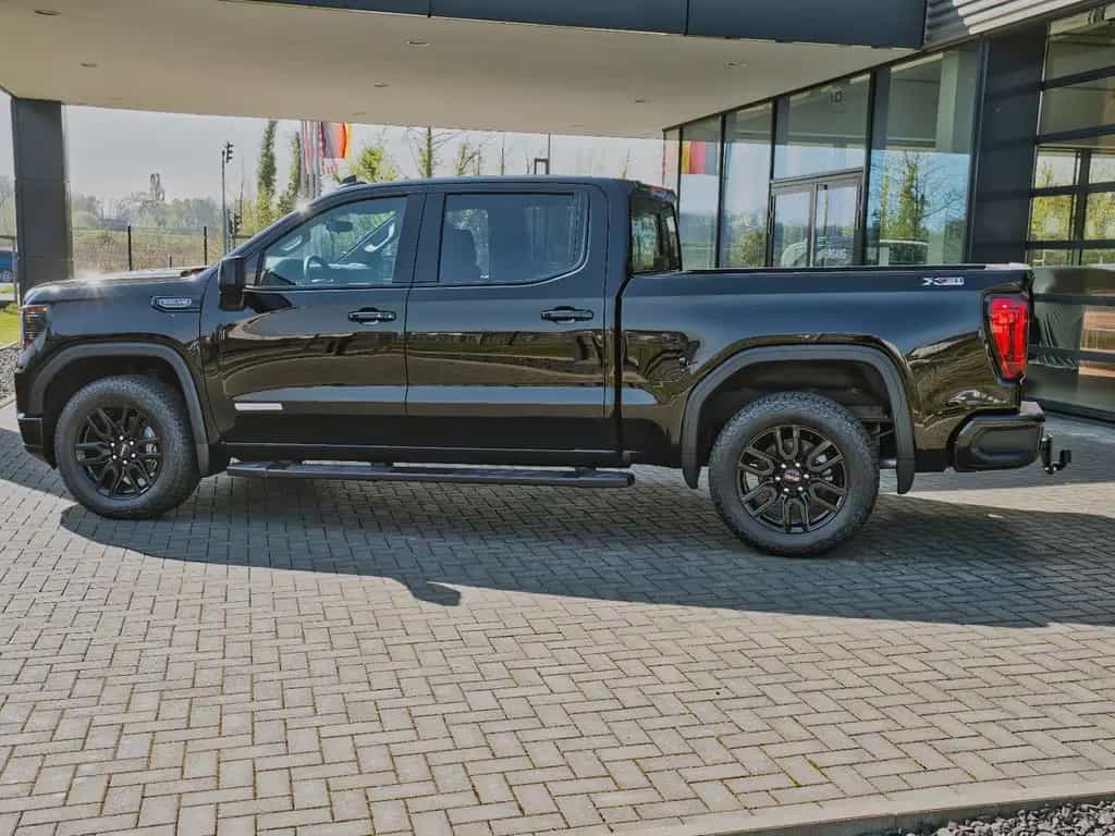 GMC Sierra 2026 Sierra Elevation AWD Diesel null-photo-2