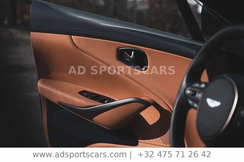Aston Martin DBX 4.0 V8 03/2022-photo-14