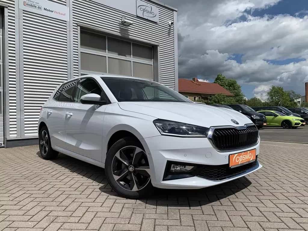 Skoda Fabia 1.5TSI DSG Selection Kamera+dig.Display 09/2024-photo-2