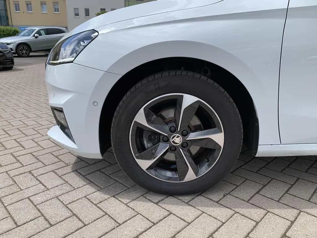 Skoda Fabia 1.5TSI DSG Selection Kamera+dig.Display 09/2024-photo-26