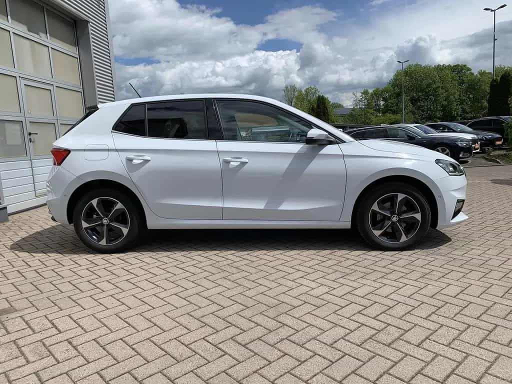 Skoda Fabia 1.5TSI DSG Selection Kamera+dig.Display 09/2024-photo-3