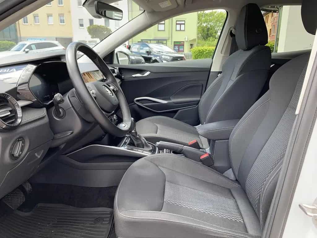 Skoda Fabia 1.5TSI DSG Selection Kamera+dig.Display 09/2024-photo-8