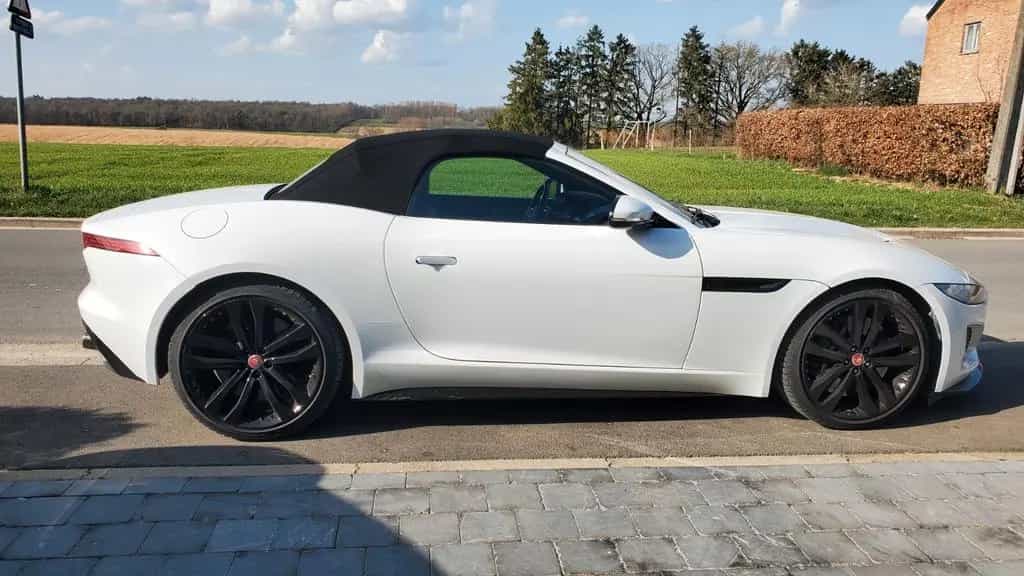 Jaguar F-Type P450 AWD R-DYNAMIC Convertible 01/2022-photo-3