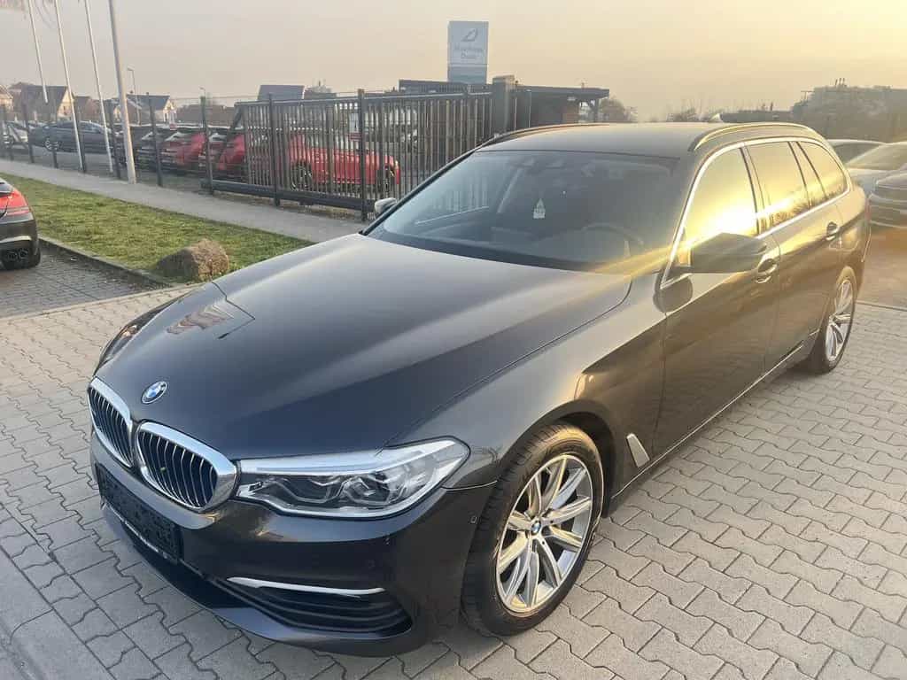 BMW 5 Series 530i Touring Aut. Navi+Led+Shz+Ahk+Kamera 07/2020-photo-1