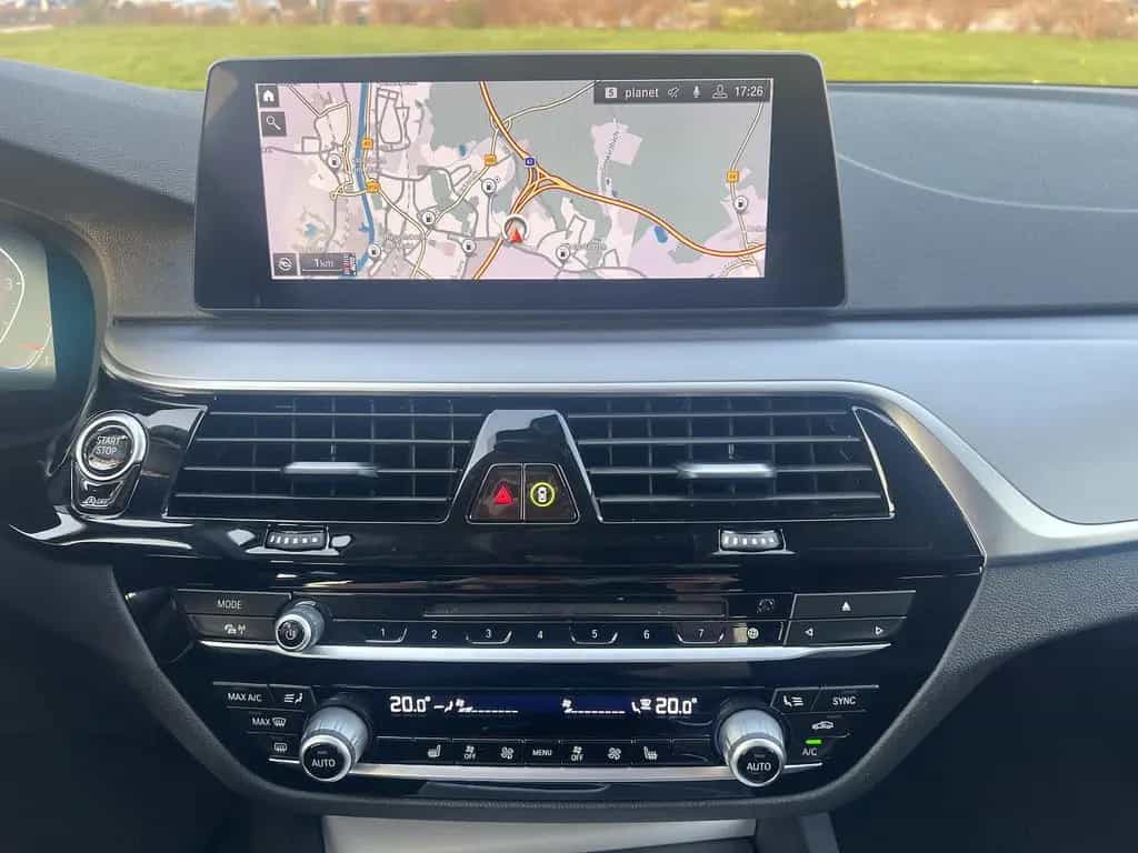 BMW 5 Series 530i Touring Aut. Navi+Led+Shz+Ahk+Kamera 07/2020-photo-12