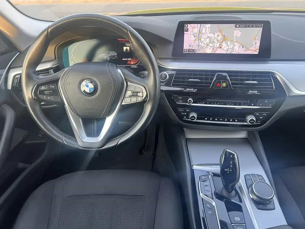 BMW 5 Series 530i Touring Aut. Navi+Led+Shz+Ahk+Kamera 07/2020-photo-3
