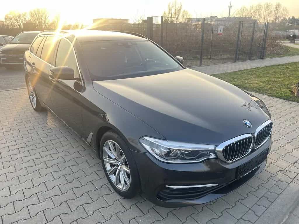BMW 5 Series 530i Touring Aut. Navi+Led+Shz+Ahk+Kamera 07/2020-photo-5