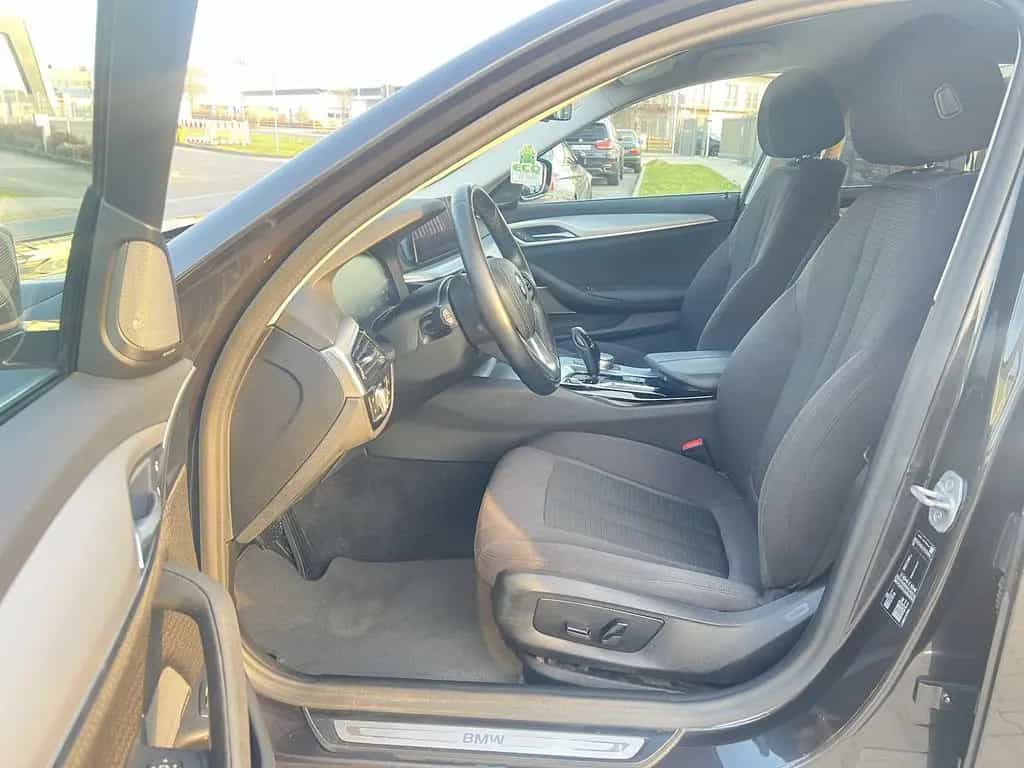 BMW 5 Series 530i Touring Aut. Navi+Led+Shz+Ahk+Kamera 07/2020-photo-8