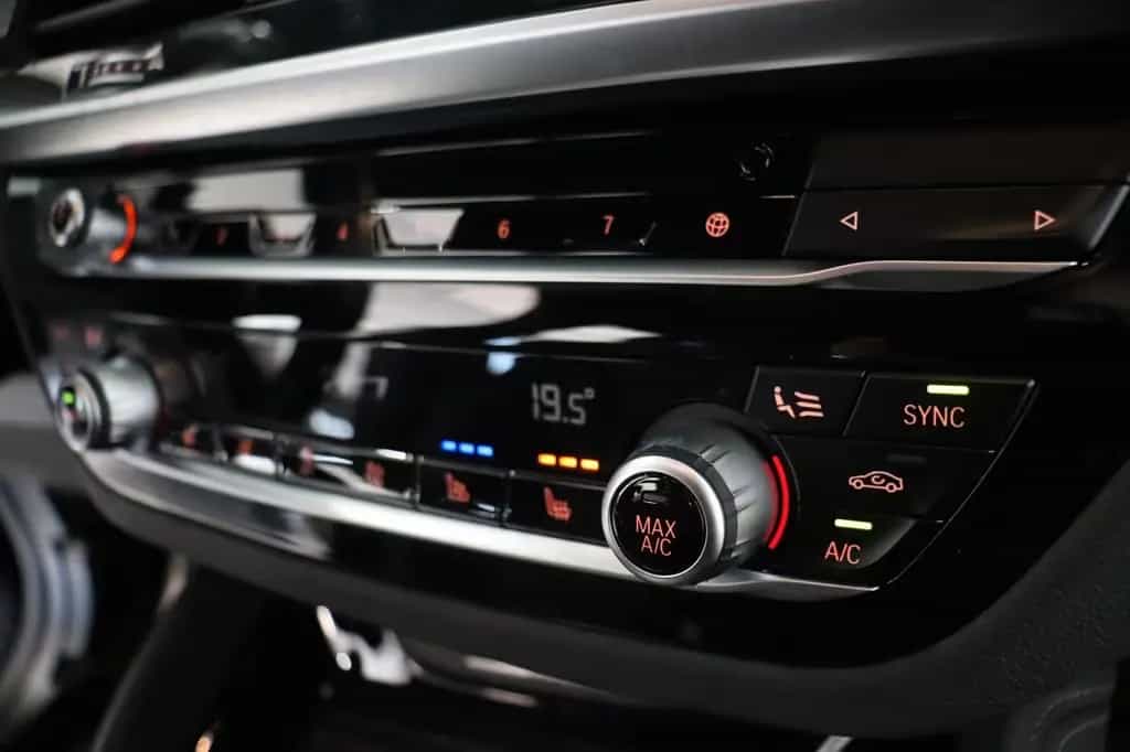 BMW X4 Competition H&K*DisplayKey*Carbon 09/2021-photo-31
