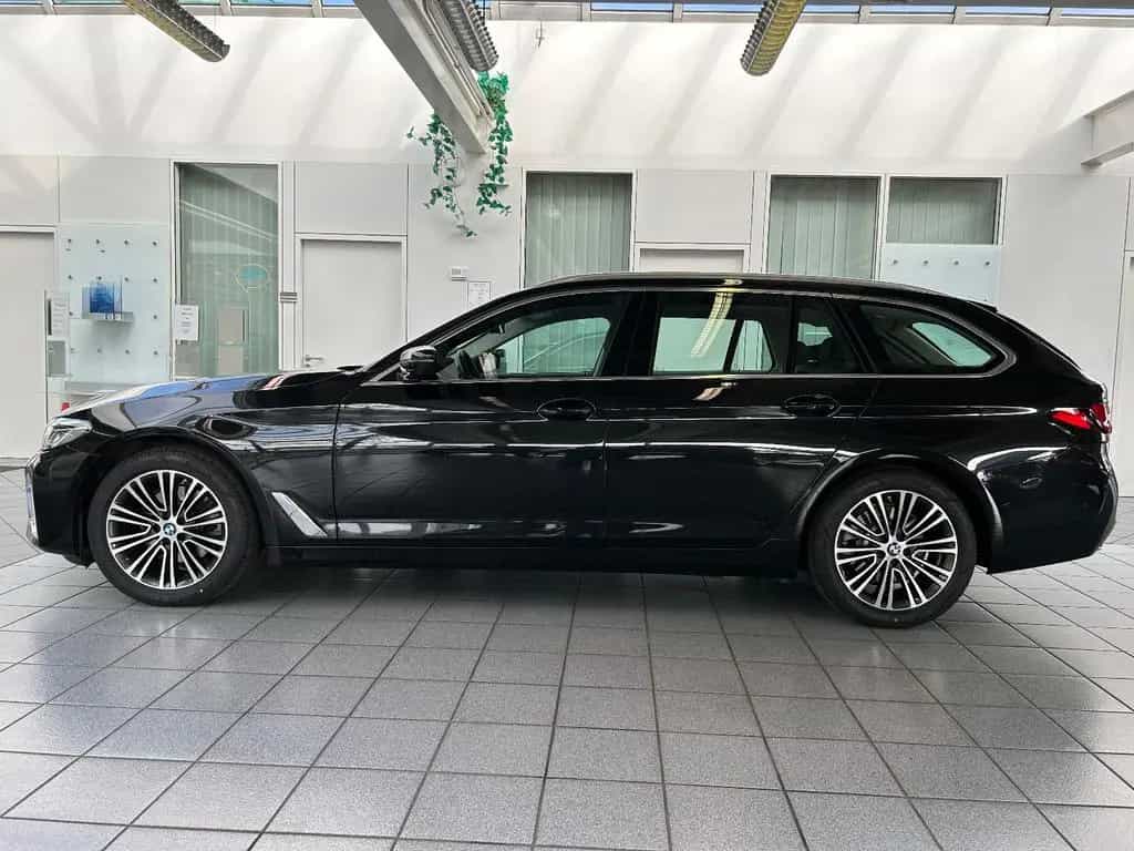BMW 5 Series 520d xDrive Touring Laserlicht, Kamera, ACC, HUD 11/2022-photo-2