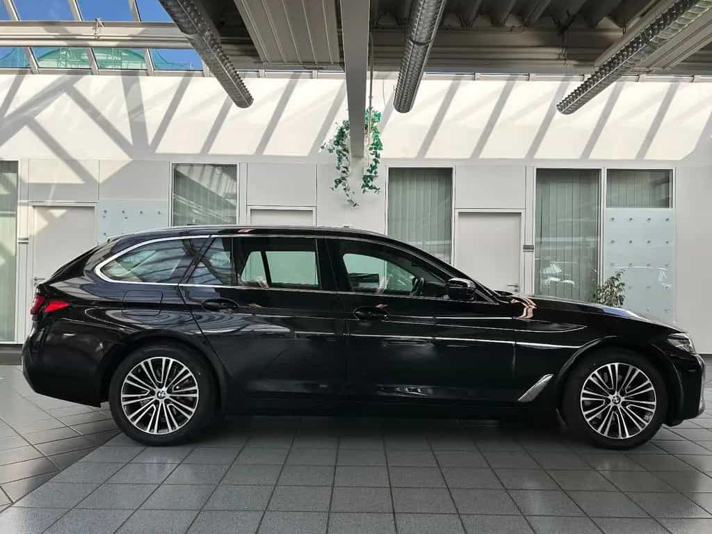 BMW 5 Series 520d xDrive Touring Laserlicht, Kamera, ACC, HUD 11/2022-photo-3