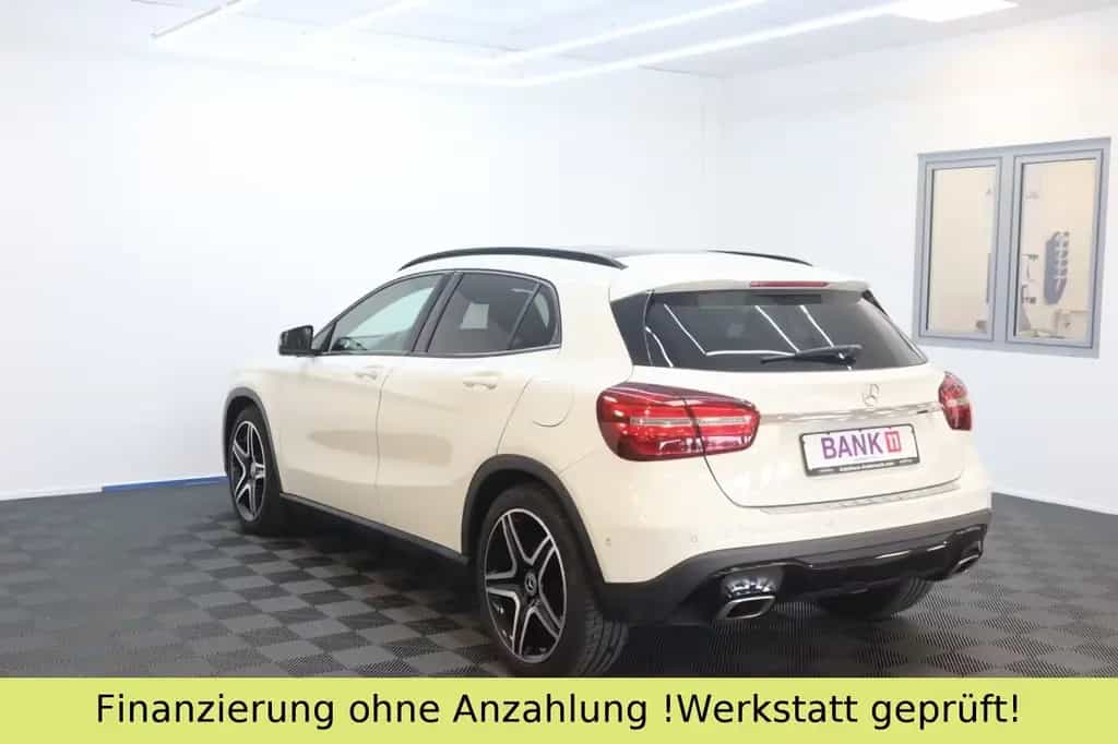 Mercedes-Benz GLA 200 CDI / d*PANO*PDC*KEYLESS-GO*ACC 10/2017-photo-11