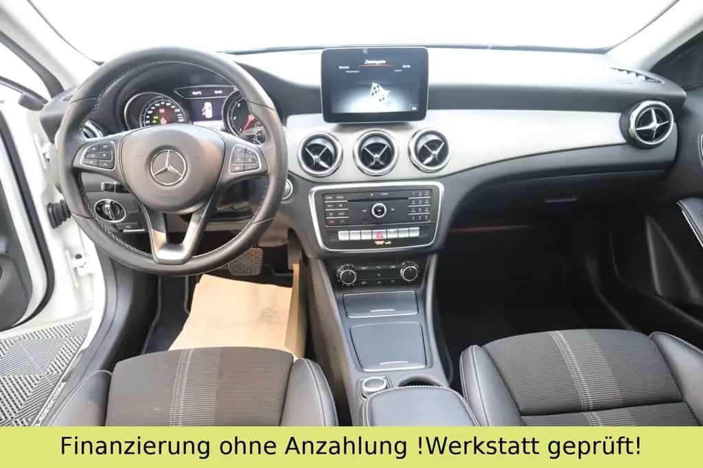 Mercedes-Benz GLA 200 CDI / d*PANO*PDC*KEYLESS-GO*ACC 10/2017-photo-15