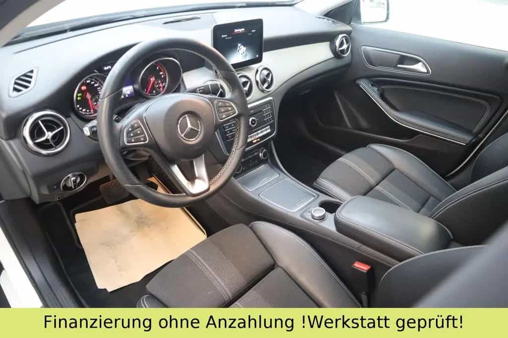 Mercedes-Benz GLA 200 CDI / d*PANO*PDC*KEYLESS-GO*ACC 10/2017-photo-17