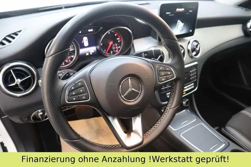 Mercedes-Benz GLA 200 CDI / d*PANO*PDC*KEYLESS-GO*ACC 10/2017-photo-18