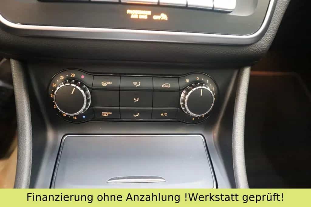 Mercedes-Benz GLA 200 CDI / d*PANO*PDC*KEYLESS-GO*ACC 10/2017-photo-23