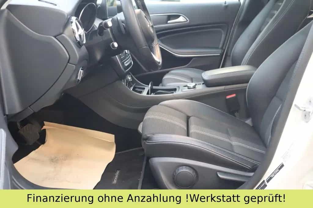 Mercedes-Benz GLA 200 CDI / d*PANO*PDC*KEYLESS-GO*ACC 10/2017-photo-30