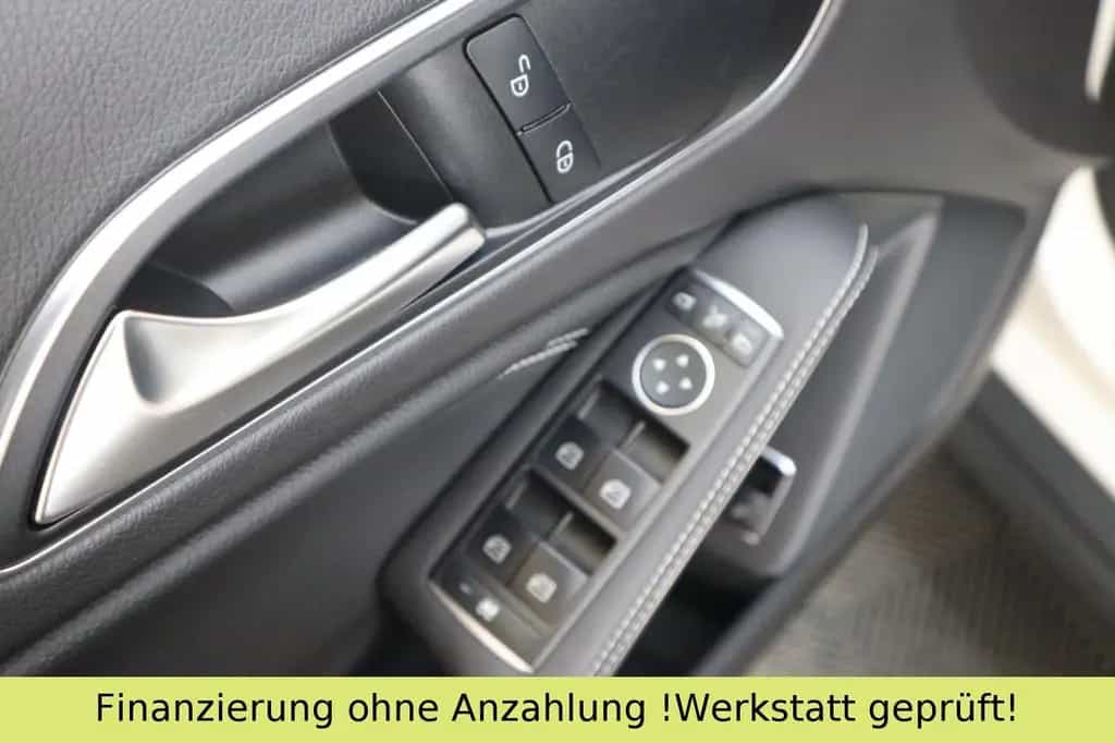 Mercedes-Benz GLA 200 CDI / d*PANO*PDC*KEYLESS-GO*ACC 10/2017-photo-31