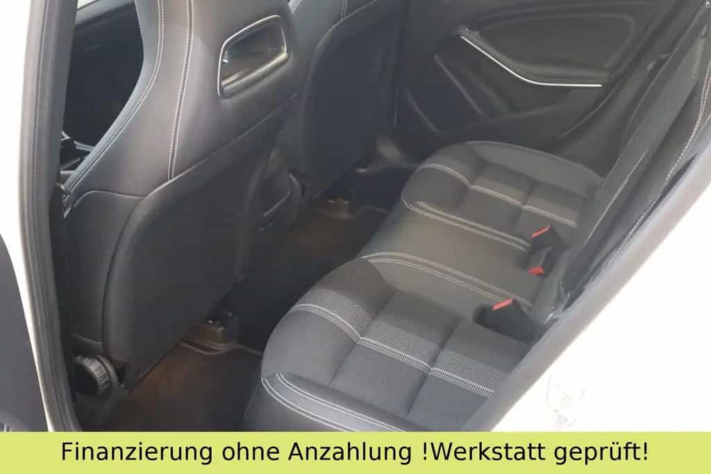 Mercedes-Benz GLA 200 CDI / d*PANO*PDC*KEYLESS-GO*ACC 10/2017-photo-32