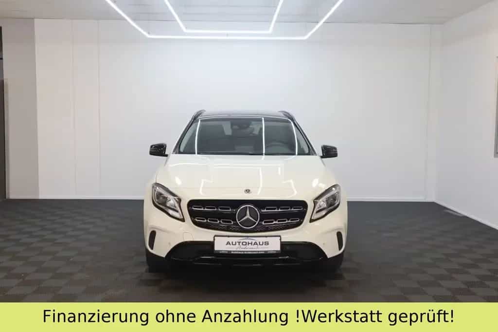 Mercedes-Benz GLA 200 CDI / d*PANO*PDC*KEYLESS-GO*ACC 10/2017-photo-4