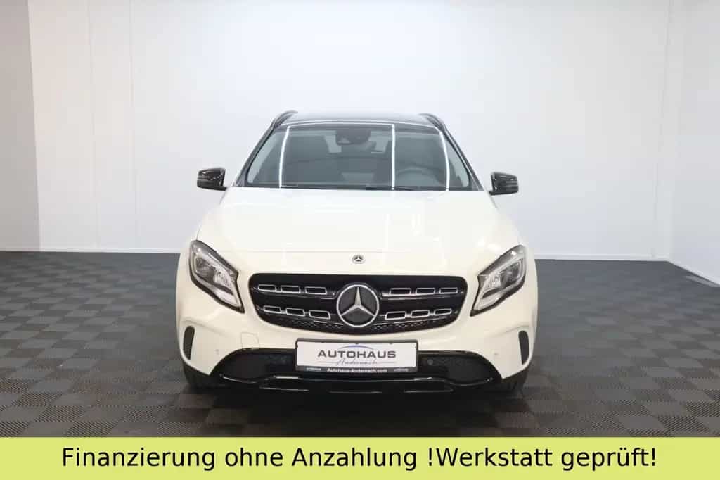 Mercedes-Benz GLA 200 CDI / d*PANO*PDC*KEYLESS-GO*ACC 10/2017-photo-6
