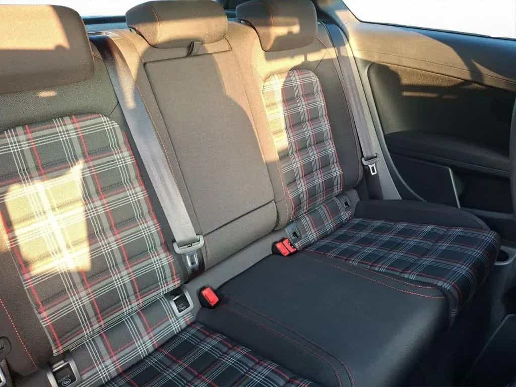 Volkswagen Golf VII 2.0 GTI 230PS DSG Navi LED LM19" 06/2018-photo-17