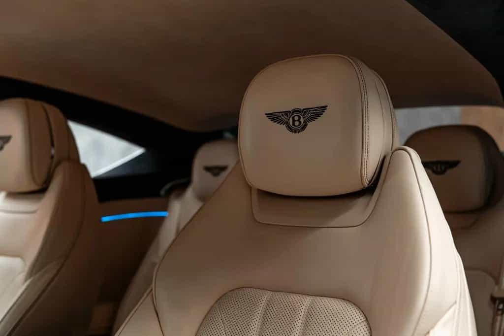 Bentley Continental GT 12/2020-photo-16