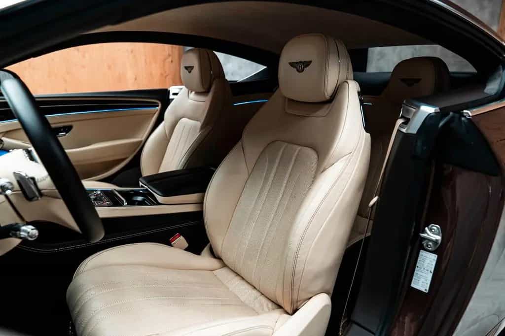 Bentley Continental GT 12/2020-photo-6