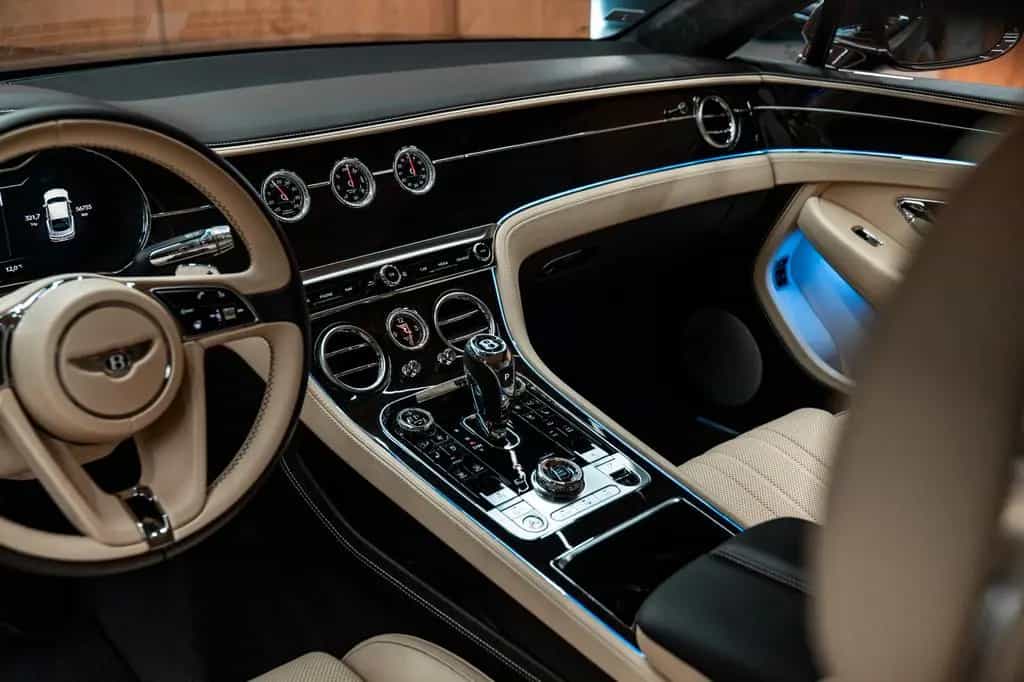 Bentley Continental GT 12/2020-photo-9