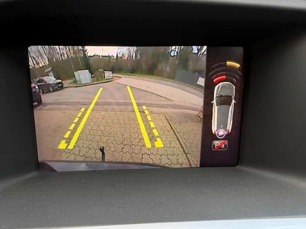 Volvo V60 KombiLinjeSvart LederXenonKameraGaranti8Fach 07/2017-photo-22
