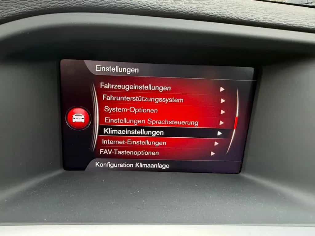 Volvo V60 KombiLinjeSvart LederXenonKameraGaranti8Fach 07/2017-photo-24
