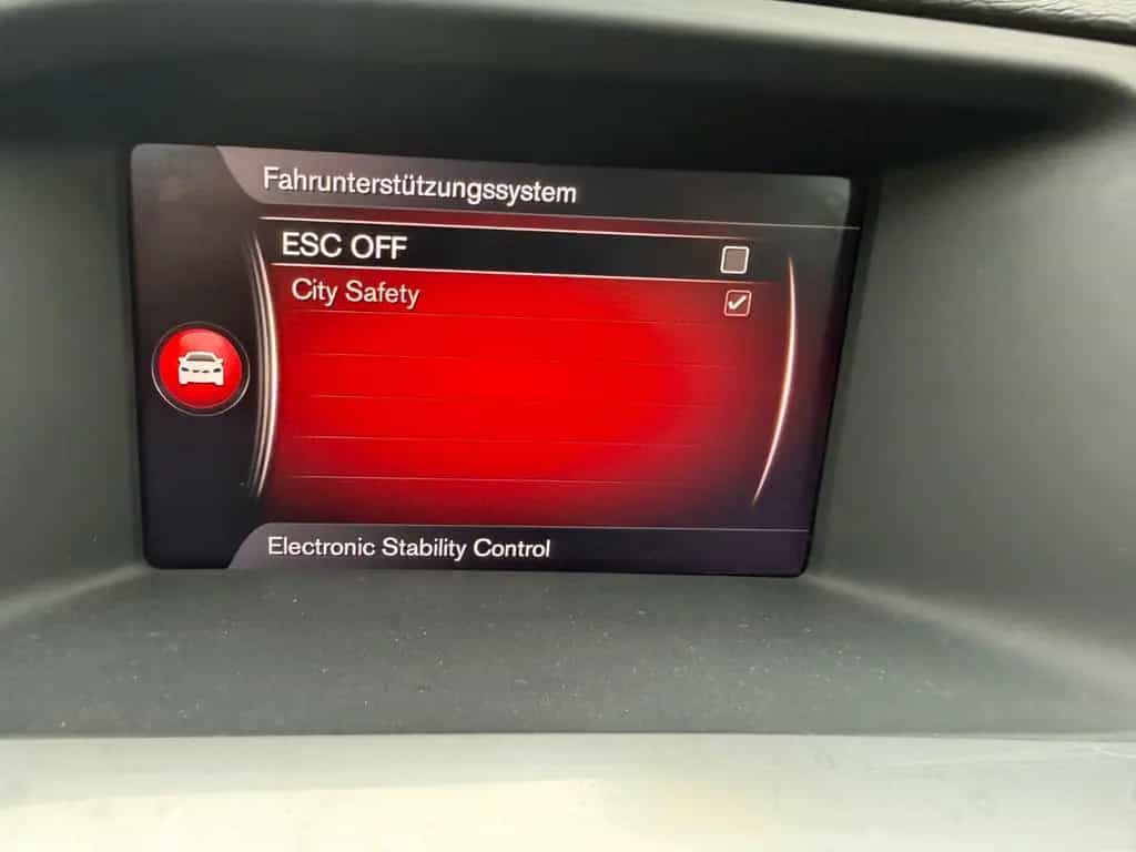 Volvo V60 KombiLinjeSvart LederXenonKameraGaranti8Fach 07/2017-photo-27