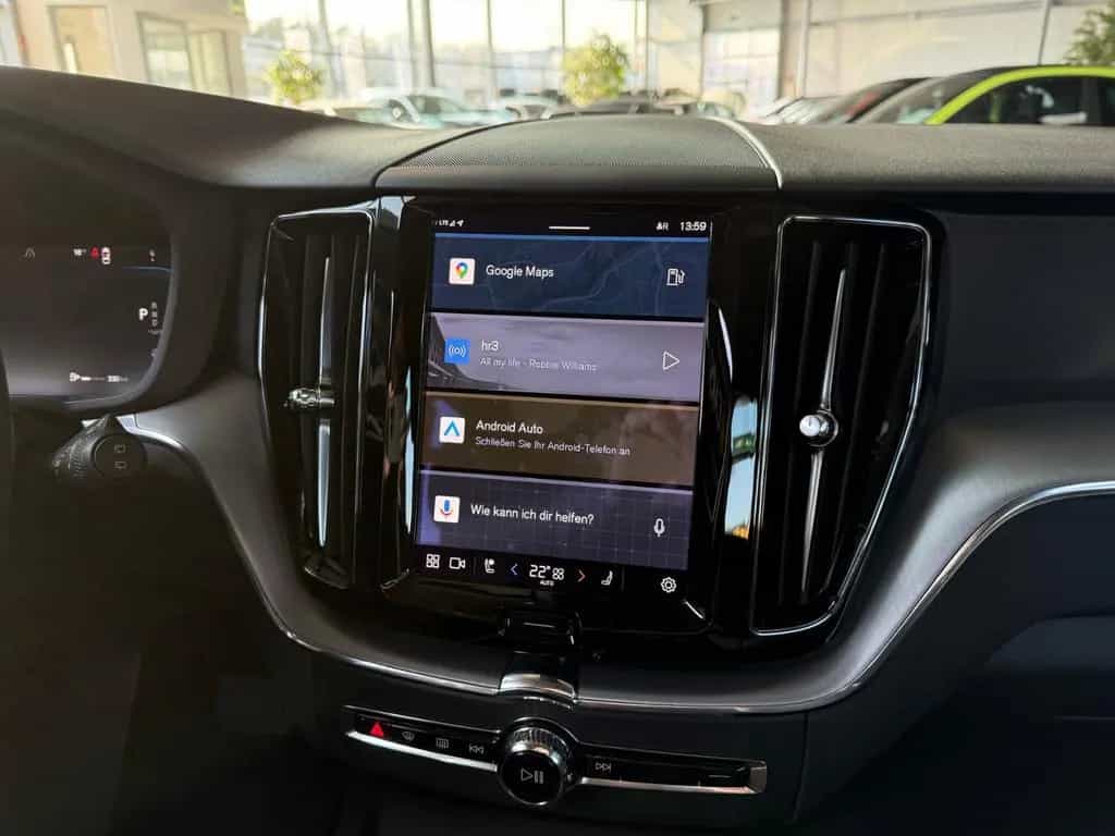 Volvo XC60 Momentum Pro AHK LED RFK 11/2021-photo-12