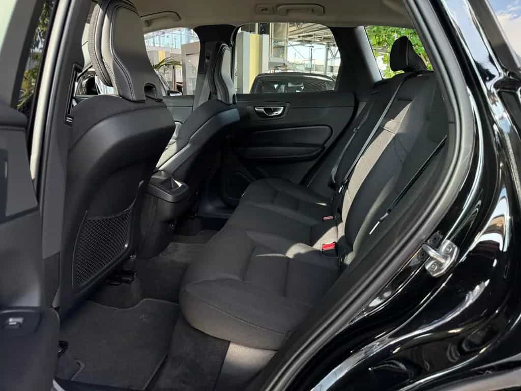 Volvo XC60 Momentum Pro AHK LED RFK 11/2021-photo-16