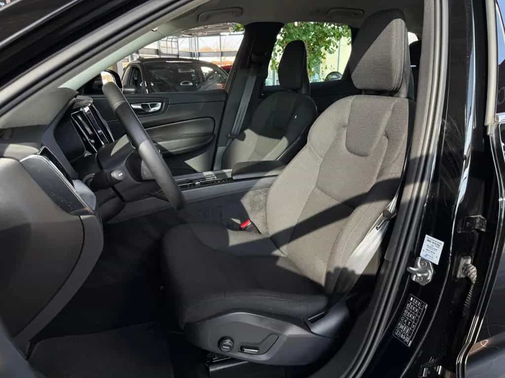 Volvo XC60 Momentum Pro AHK LED RFK 11/2021-photo-8