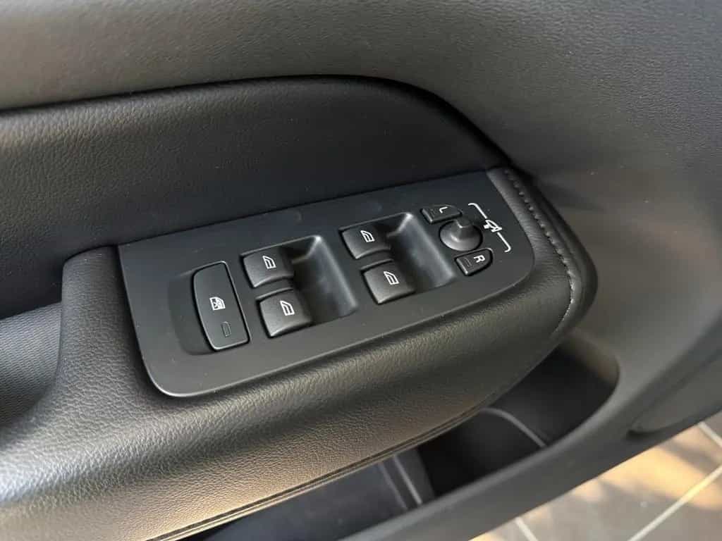 Volvo XC60 Momentum Pro AHK LED RFK 11/2021-photo-9