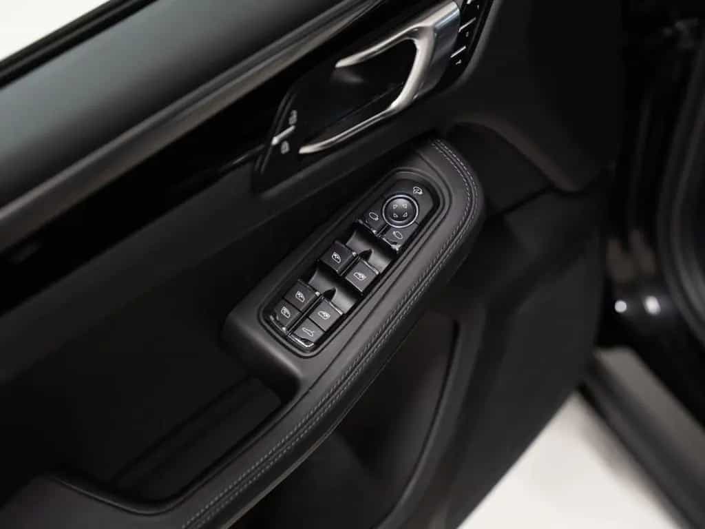 Porsche Macan S CarPlay Panodach AHK Luftfederung Standh 12/2021-photo-19