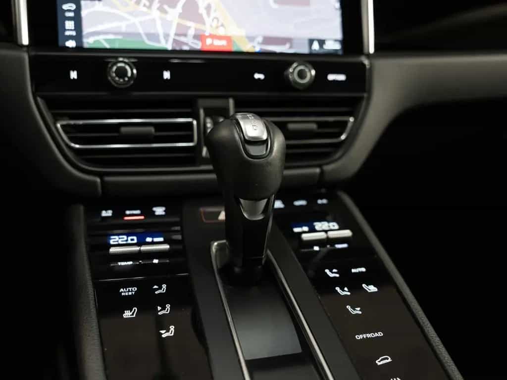 Porsche Macan S CarPlay Panodach AHK Luftfederung Standh 12/2021-photo-21