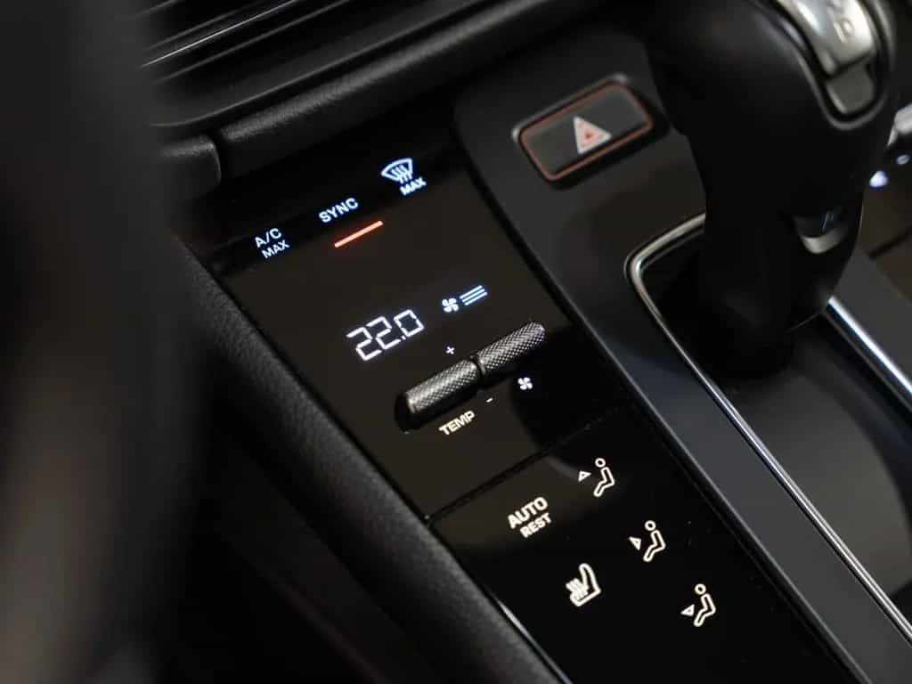Porsche Macan S CarPlay Panodach AHK Luftfederung Standh 12/2021-photo-34
