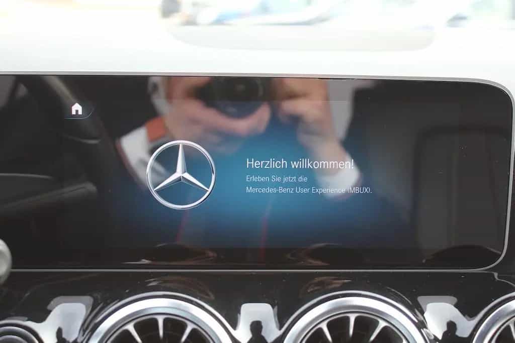 Mercedes-Benz GLA-Class 200 Progressive AHK WideScreen 21660 € NETTO 12/2020-photo-16