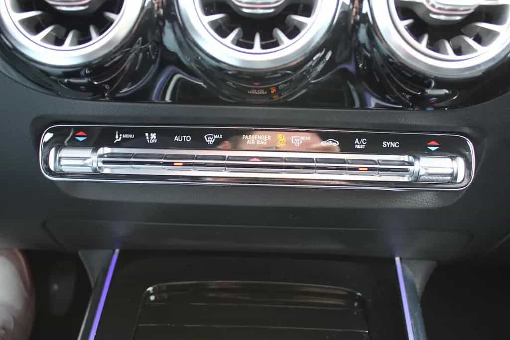 Mercedes-Benz GLA-Class 200 Progressive AHK WideScreen 21660 € NETTO 12/2020-photo-18