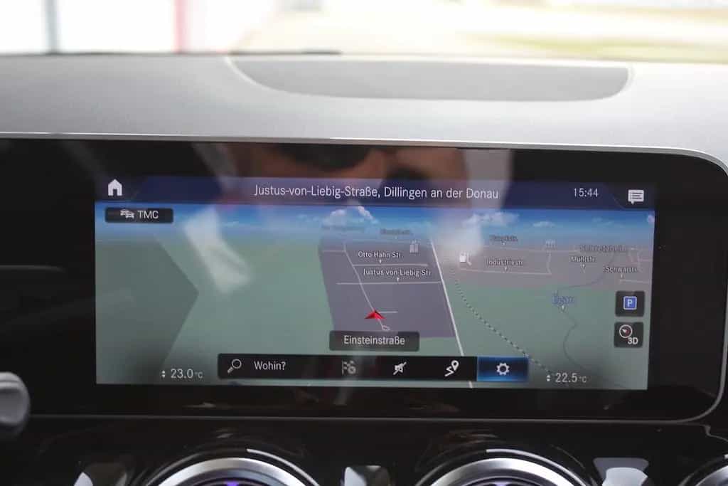Mercedes-Benz GLA-Class 200 Progressive AHK WideScreen 21660 € NETTO 12/2020-photo-19